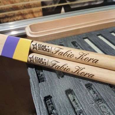 Geschenk f&uuml;r Schlagzeuger | Personalisierte Drumsticks mit Gravur, Hornbeam ✅